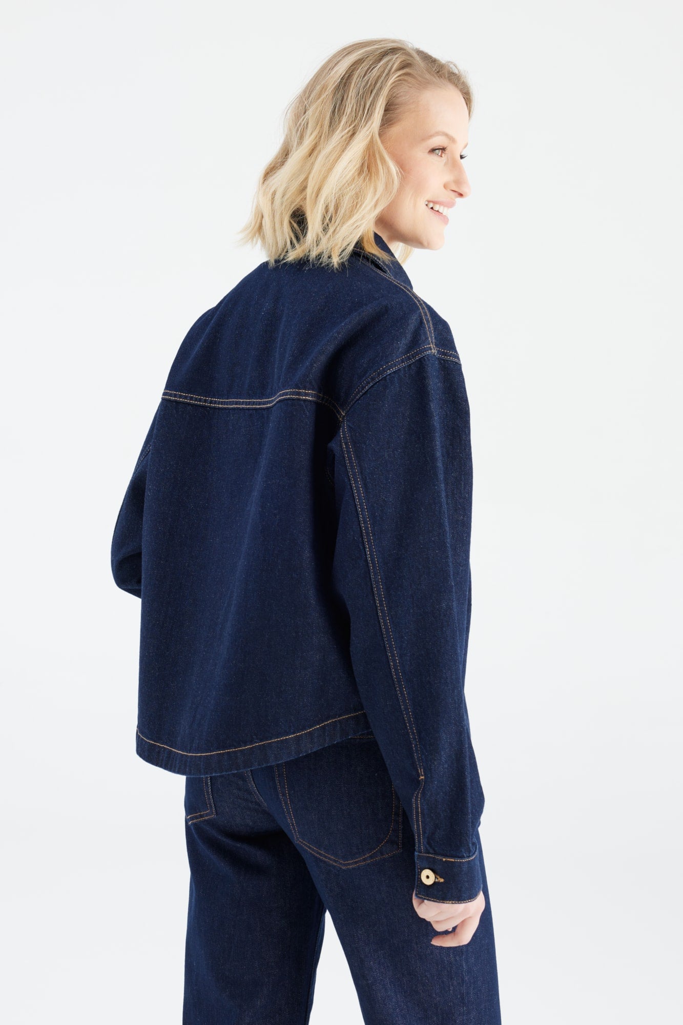 COJ jeans jasje donker blauw model Tamara Raw denim blue