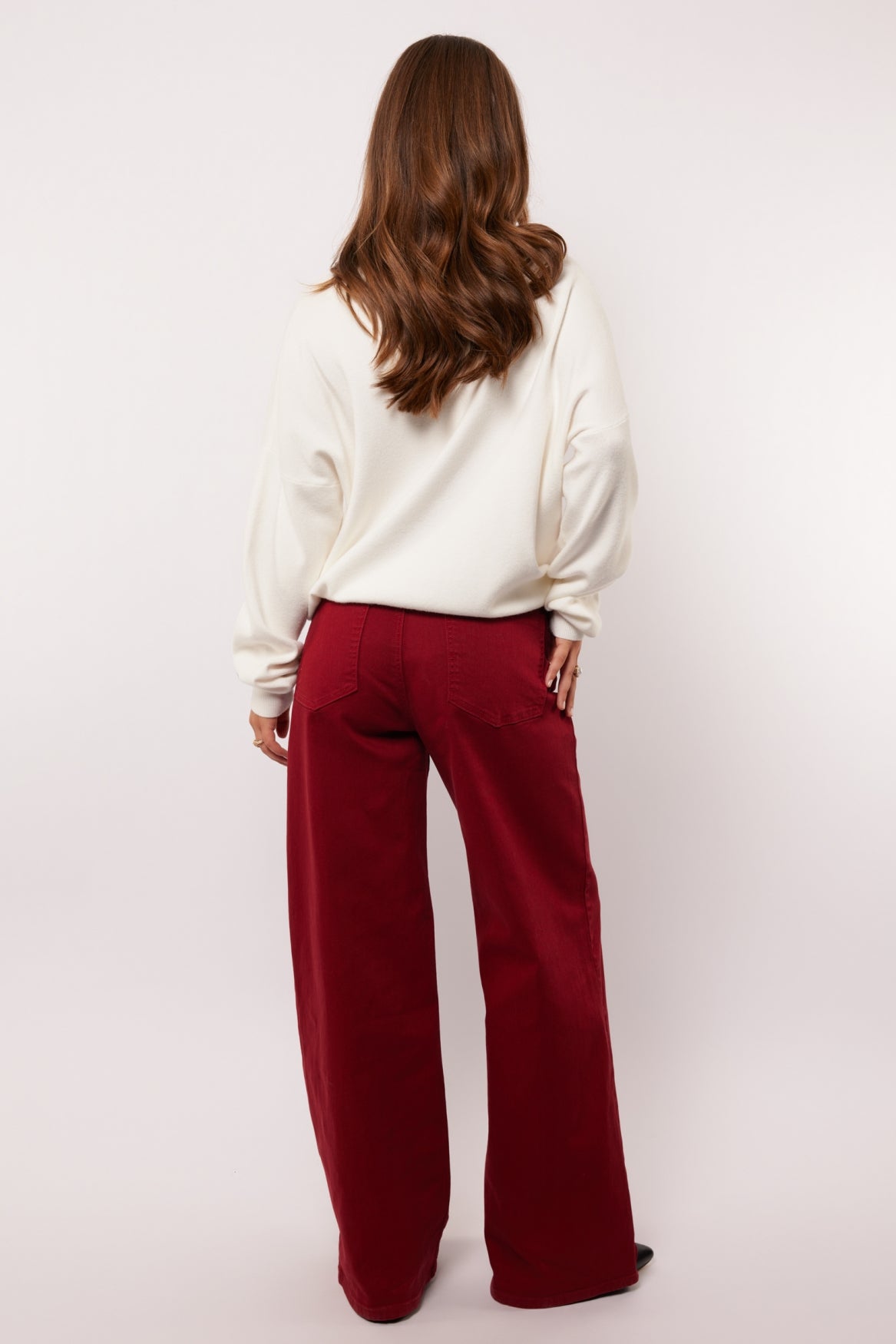 Fluresk jeans rood wide fit model Verina rhubarb