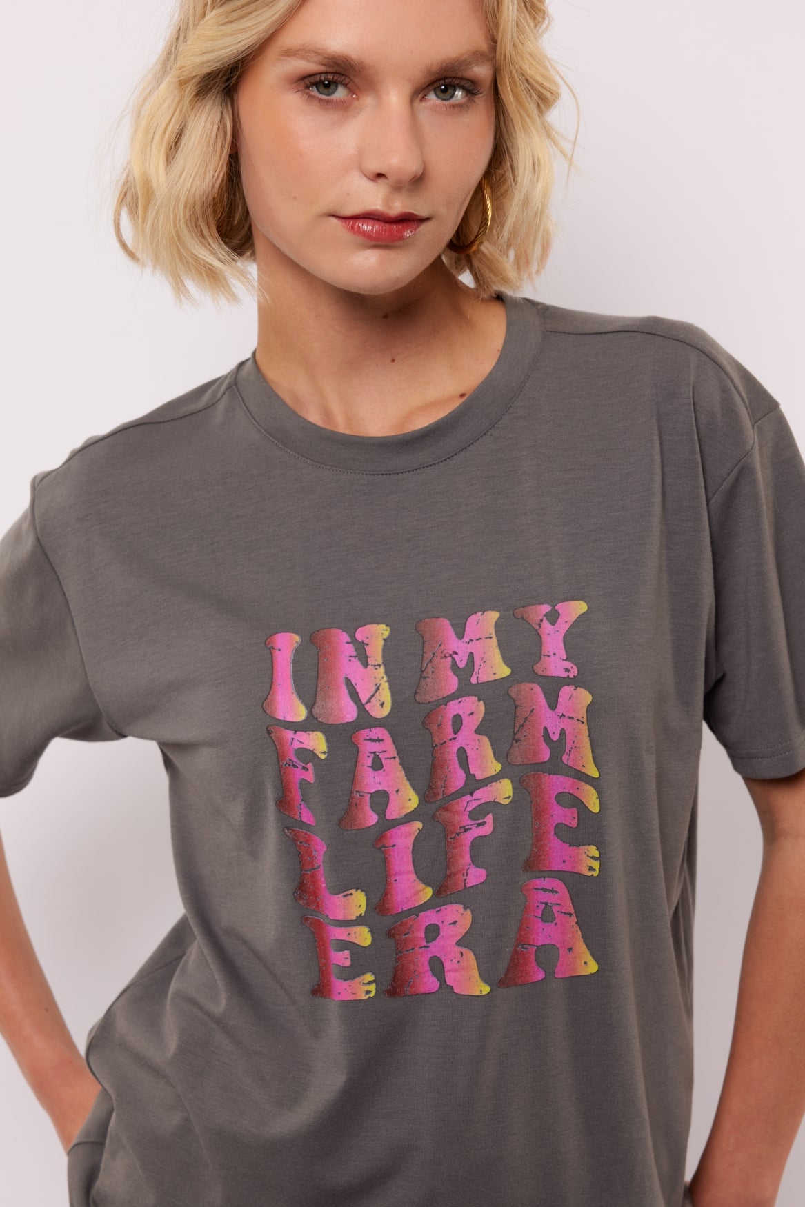 Fluresk T-shirt grijs met print model Nerina gray met roze opdruk