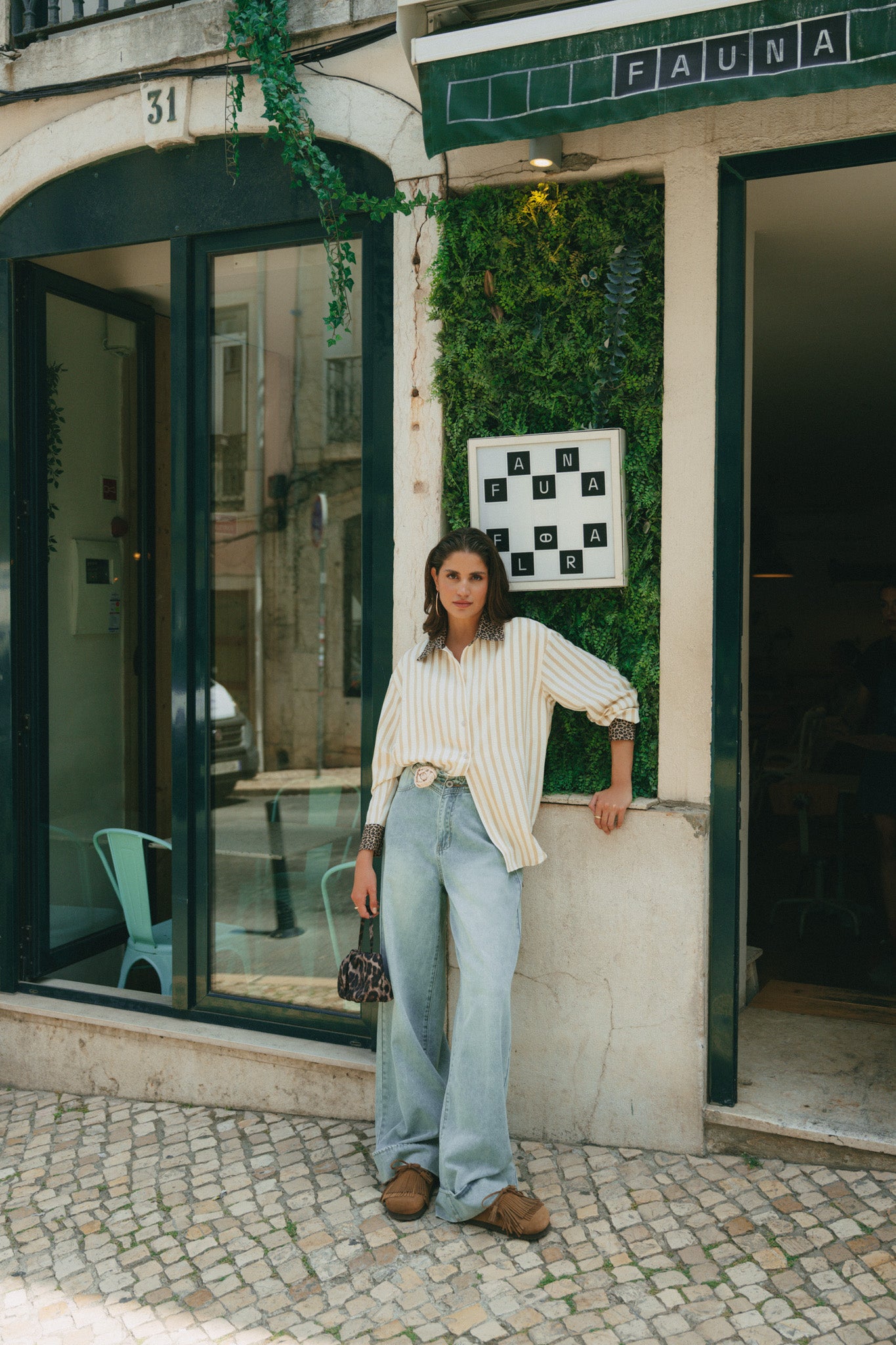 Fluresk blouse gestreept met panter detail model Suki nude oat