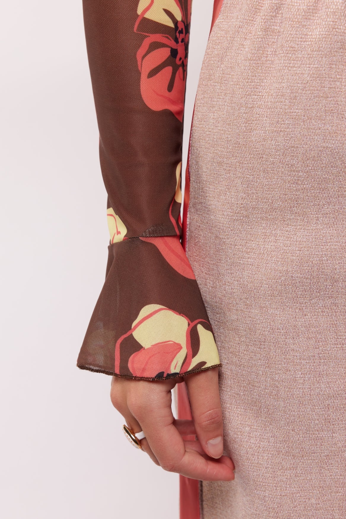 Fluresk longsleeve bruine met oranje bloemen print model Zarah top mocha brown citrus 26VZF08