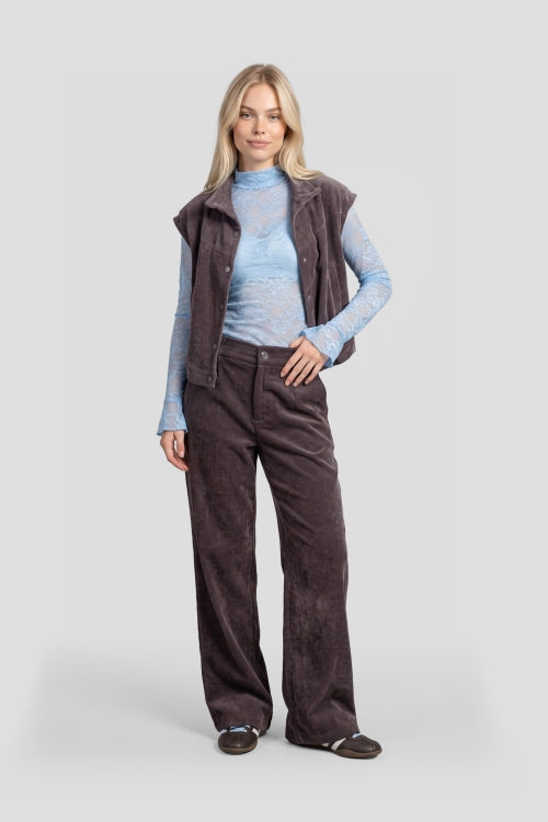 Fluresk velvet grijs strass gilet model Brooke muted grey