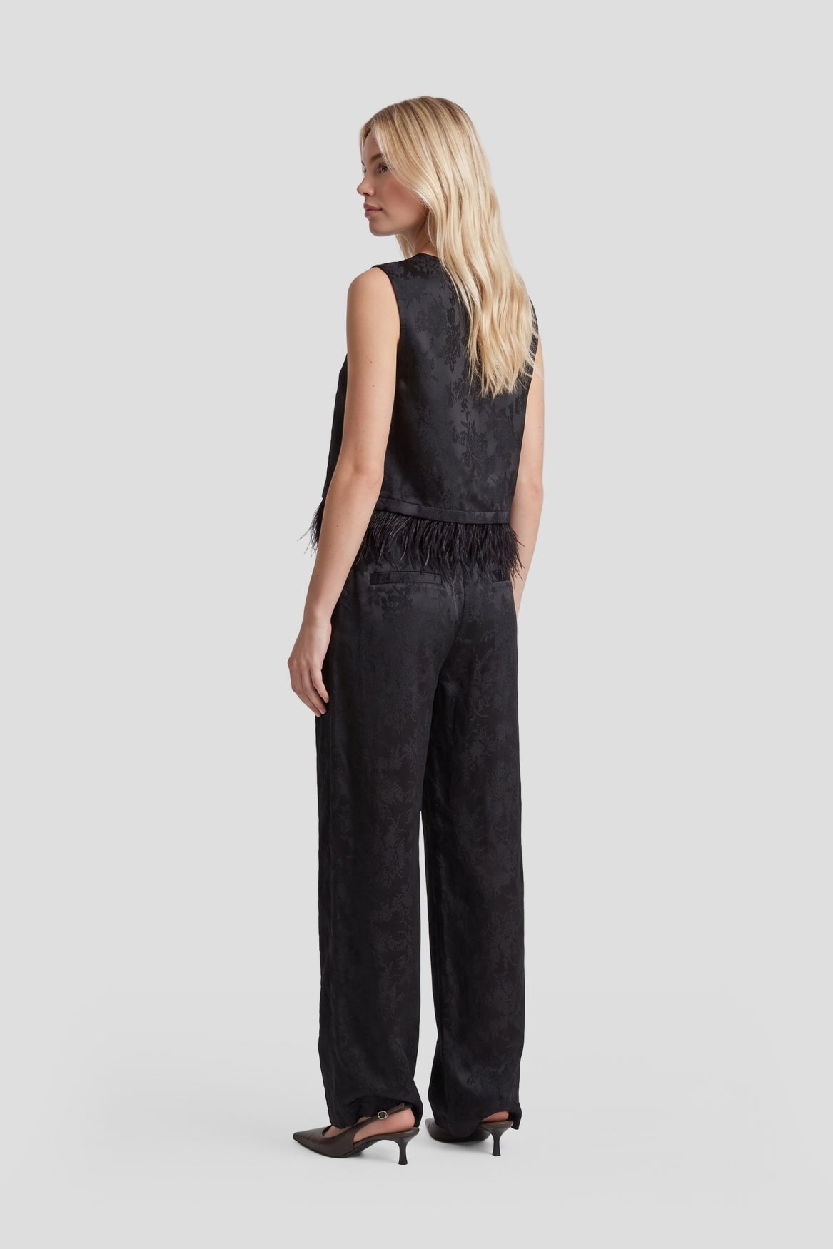 Fluresk top zwart met veren model Ilfa black