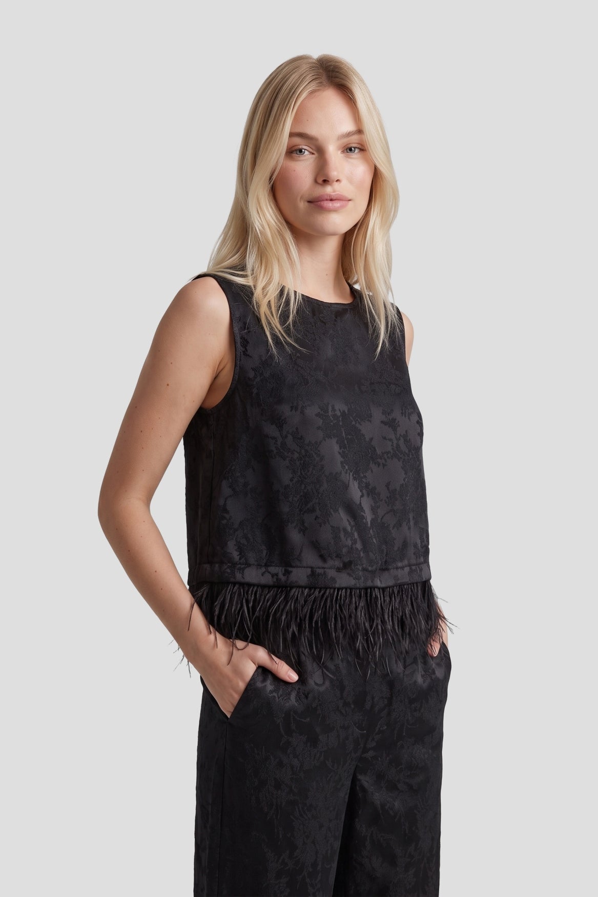 Fluresk top zwart met veren model Ilfa black