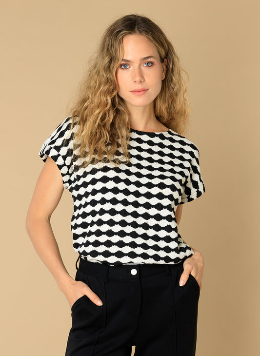 Ivy Beau truitje met aangeknipt mouwtje crochet zwart wit retro print model Esmee