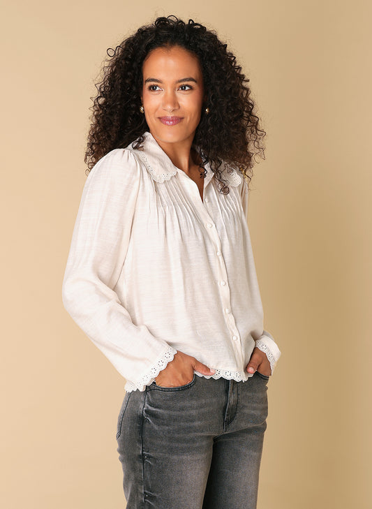 Ivy Beau blouse beige model Rachi