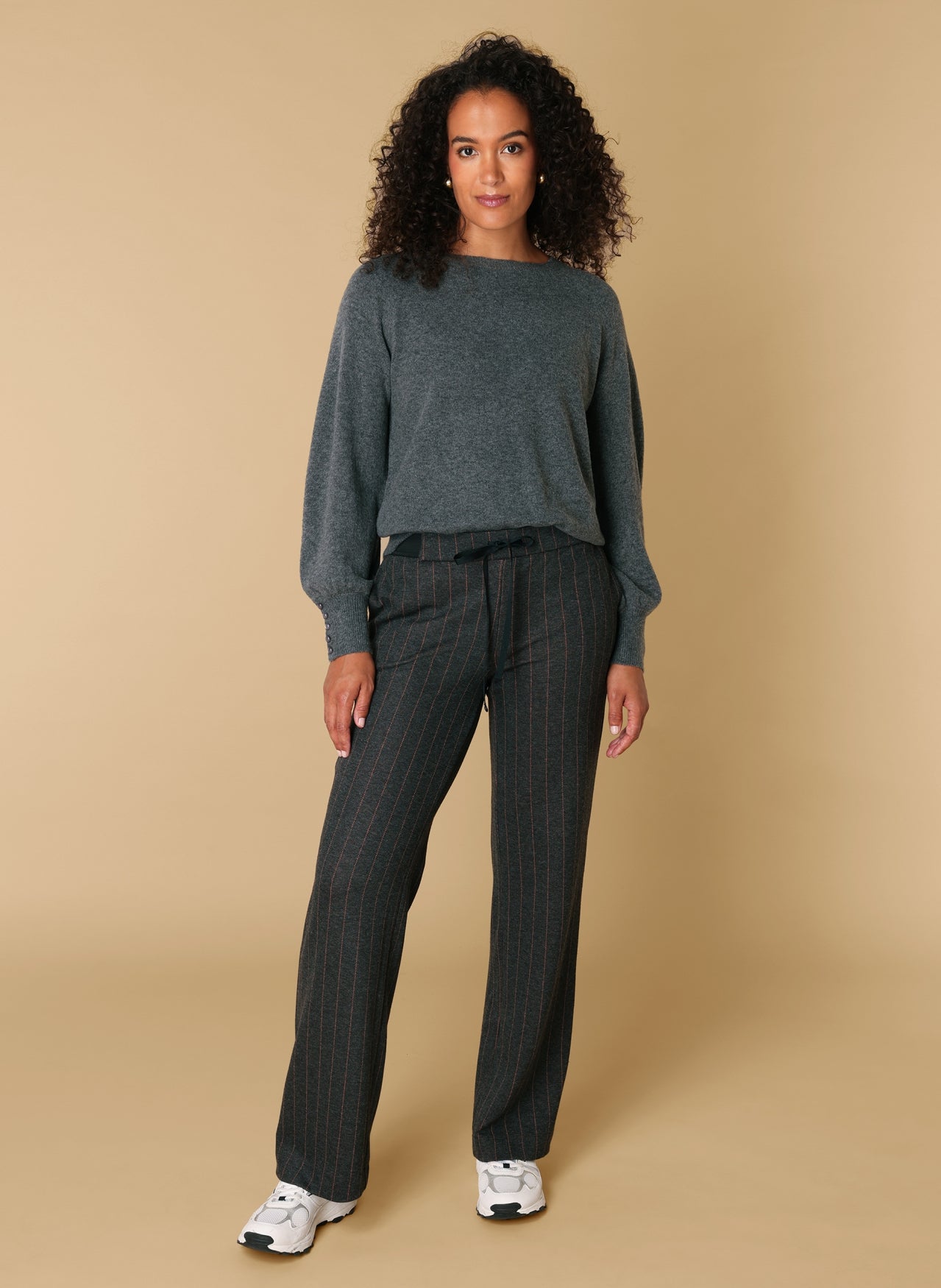 Ivy Beau broek gestreept grijs met oranje model Rovenna grey melange multi orange pinstripe