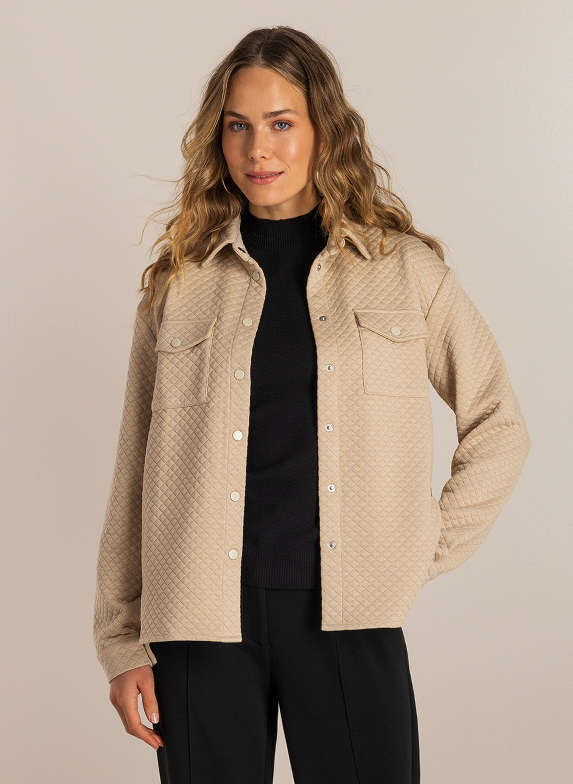 Ivy Beau vest zandkleur model Suuz sand beige