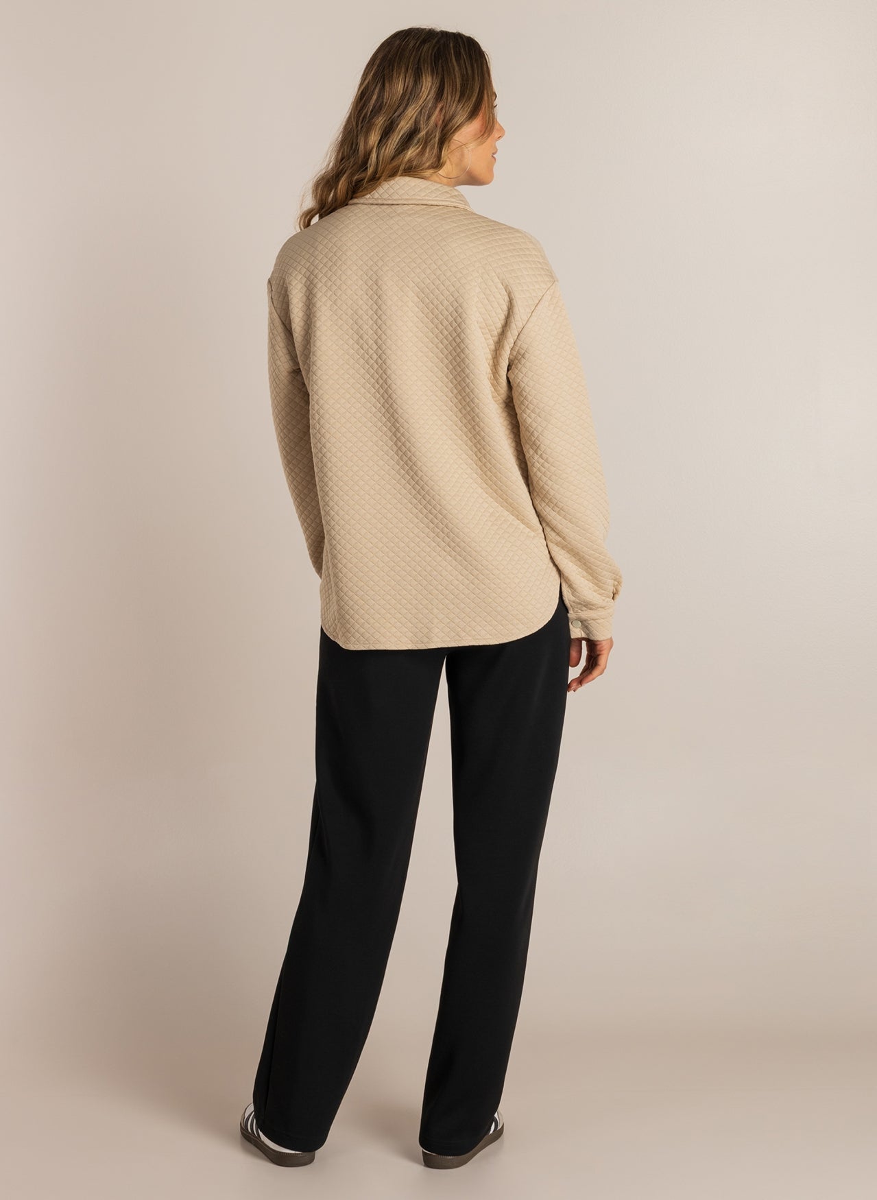 Ivy Beau vest zandkleur model Suuz sand beige