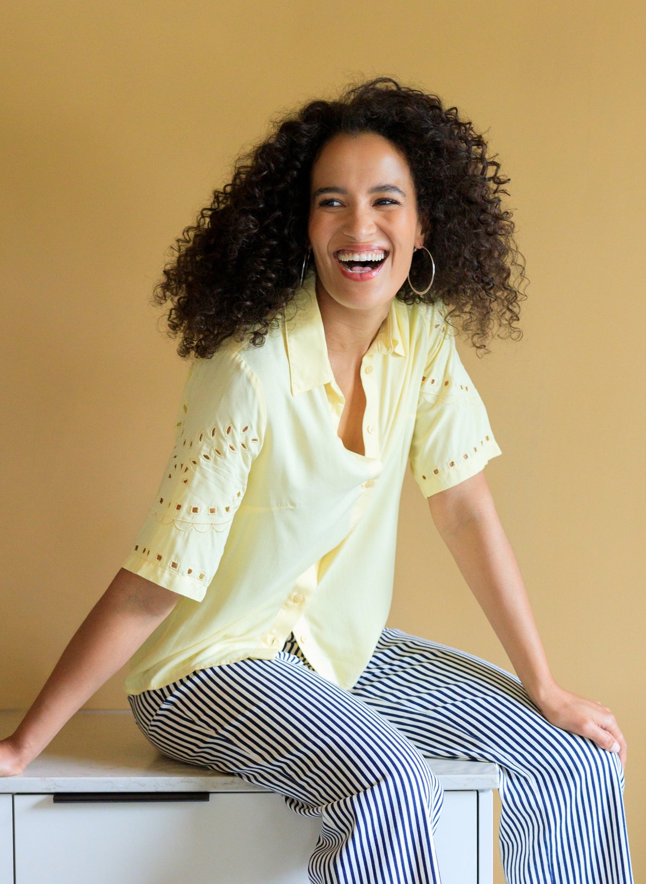 Ivy Beau blouse licht geel korte mouw model Vie Wax Yellow