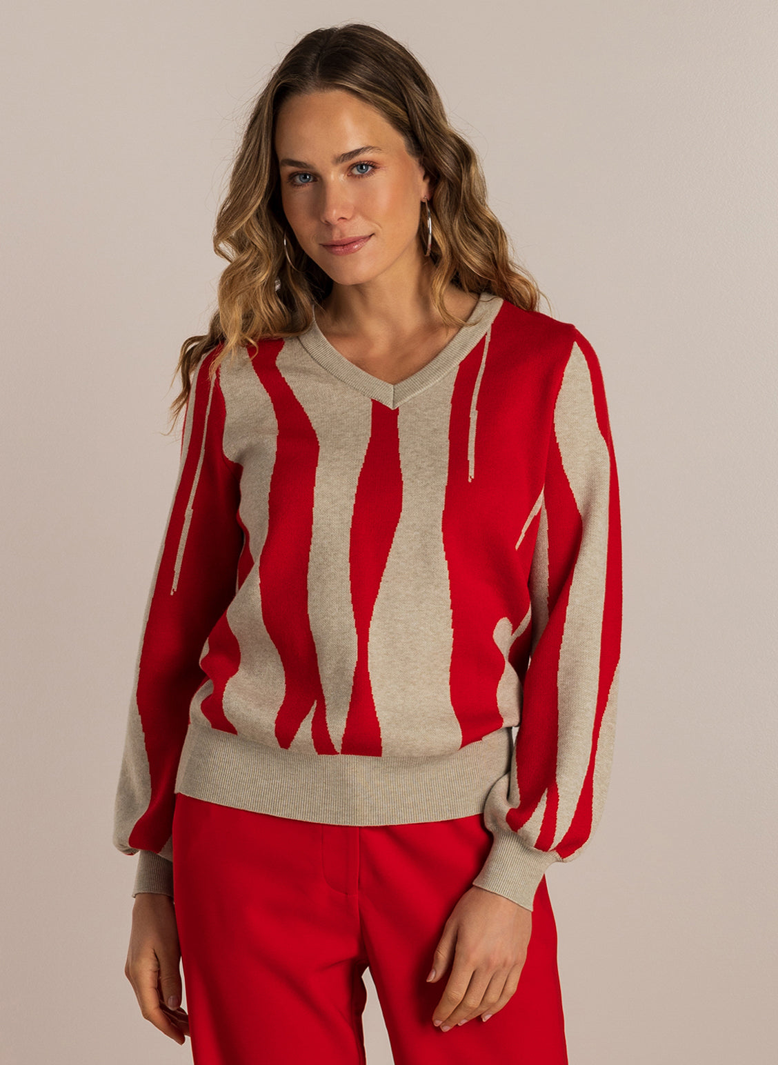Ivy Beau trui rood met beige print model Suvi red sand