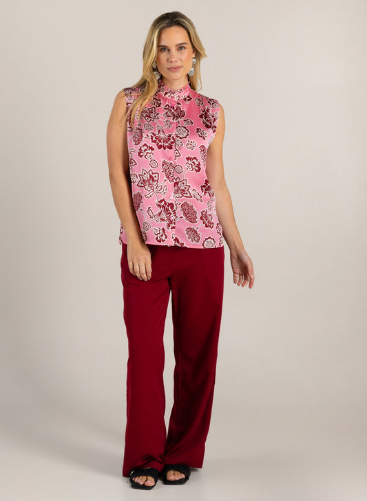 Ivy Beau top roze met rode bloemen print model Giovana pink multi