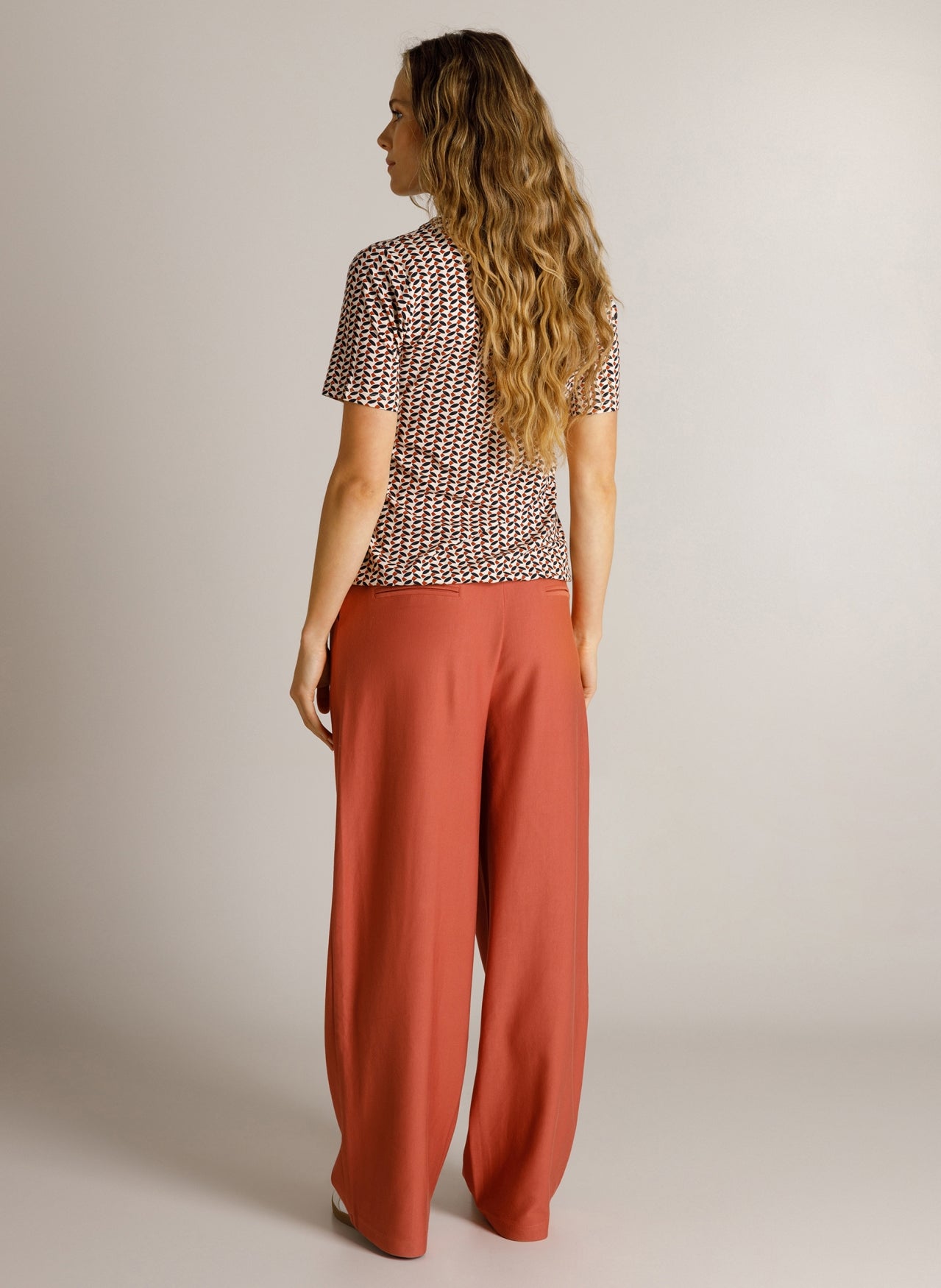 Ivy Beau shirt donkerblauw offwhite met roest rood model Daantje kit multi