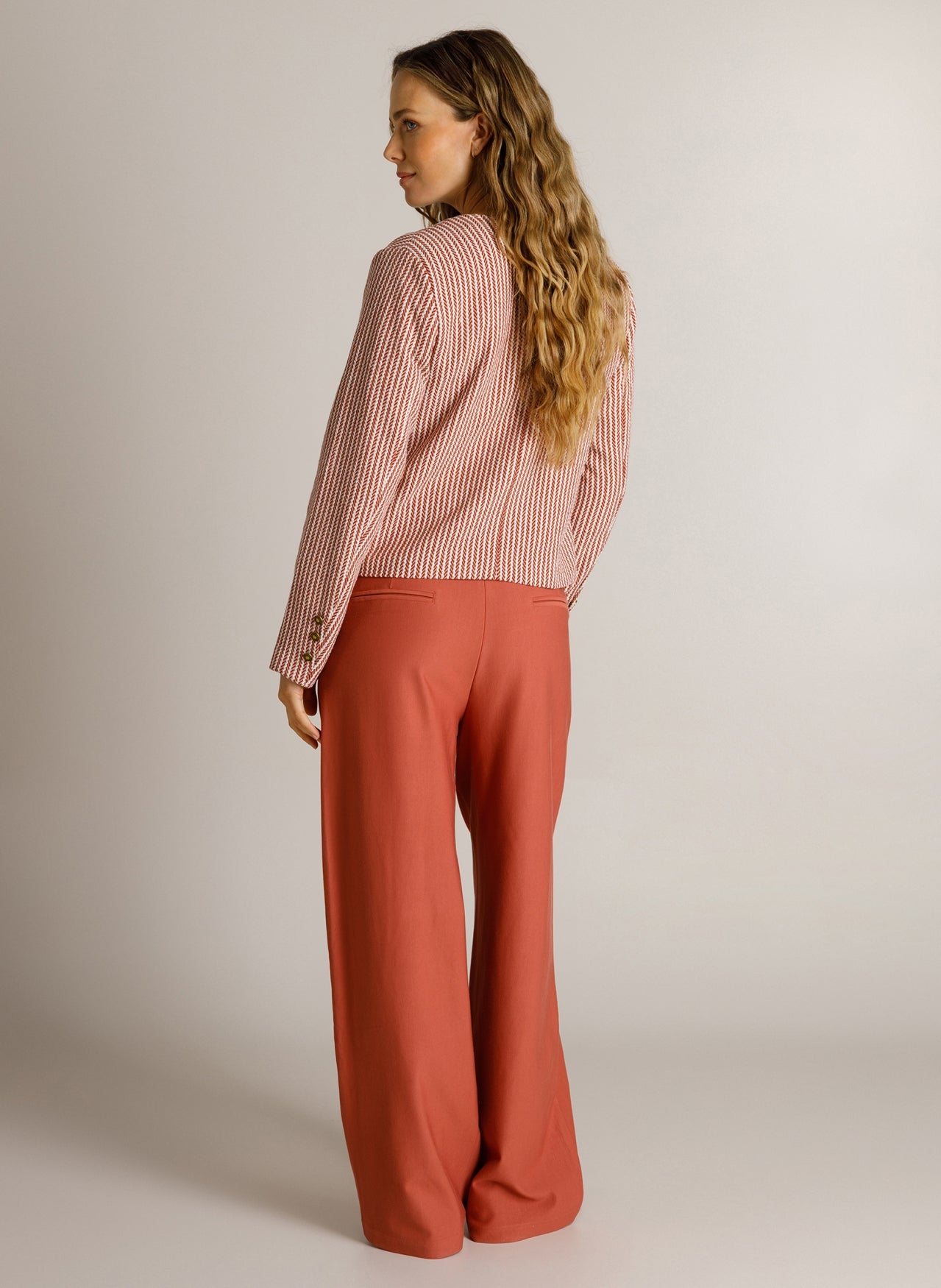 Ivy Beau jasje rood blauw offwhite print model Debby barn red