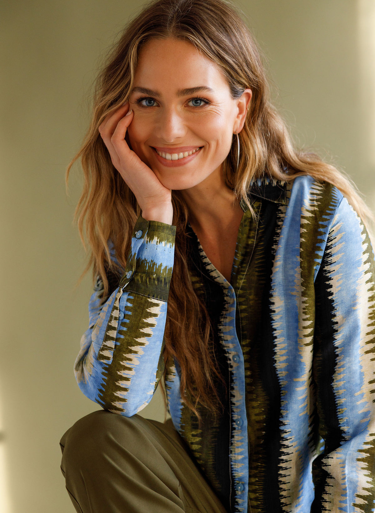 Ivy Beau blouse blauw met groene print model Huda Sky Blue 4201166