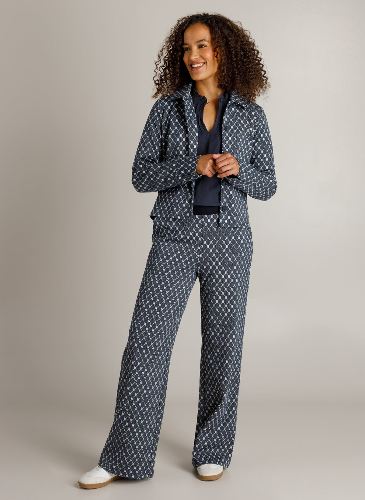 Ivy Beau jasje vest donkerblauw met witte print model Hifa dark blue 4201169