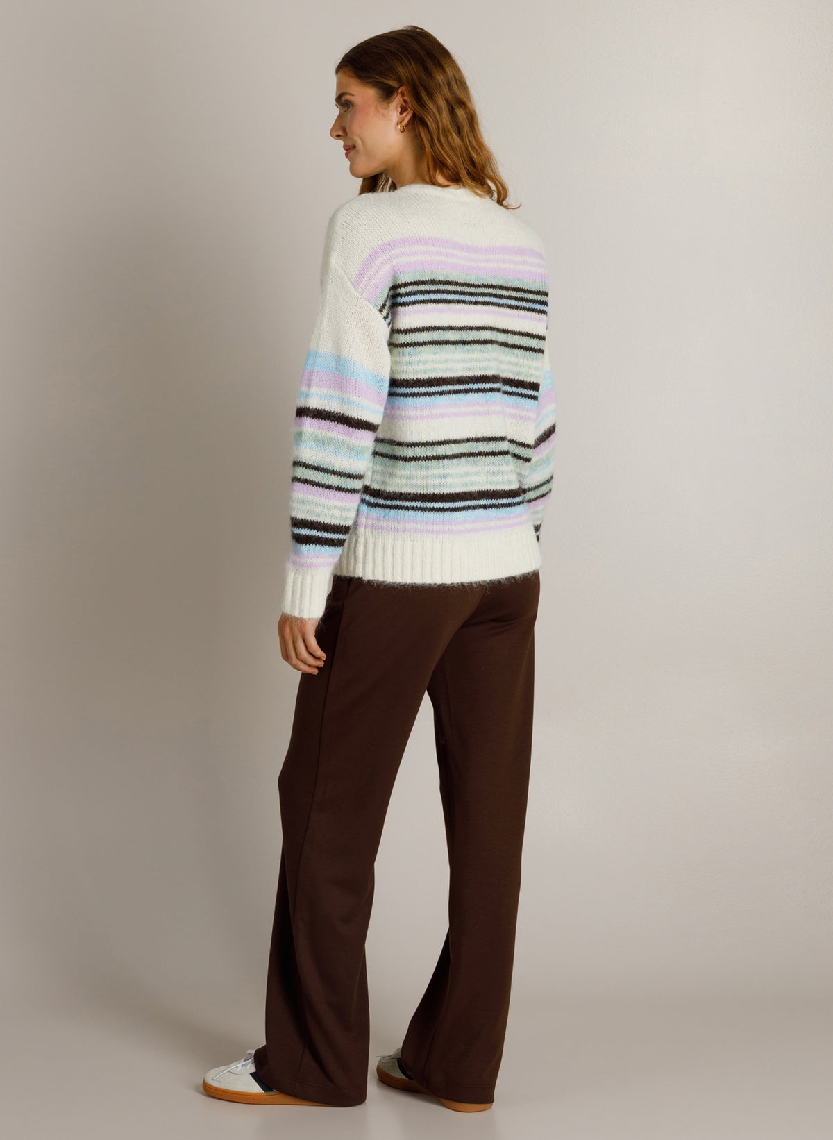 Ivy Beau trui offwhite lila bruin blauw gestreept model Kick multi