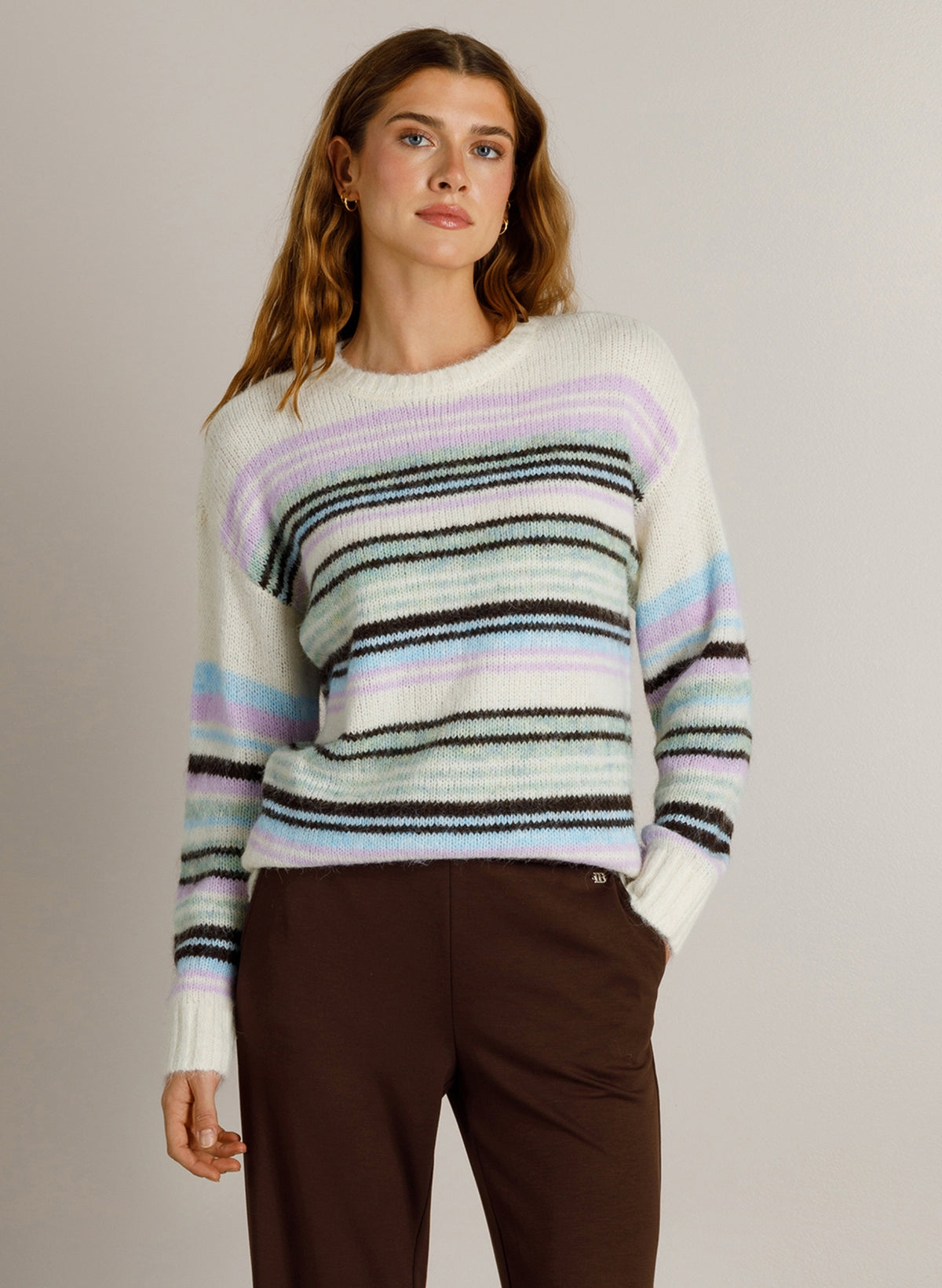Ivy Beau trui offwhite lila bruin blauw gestreept model Kick multi