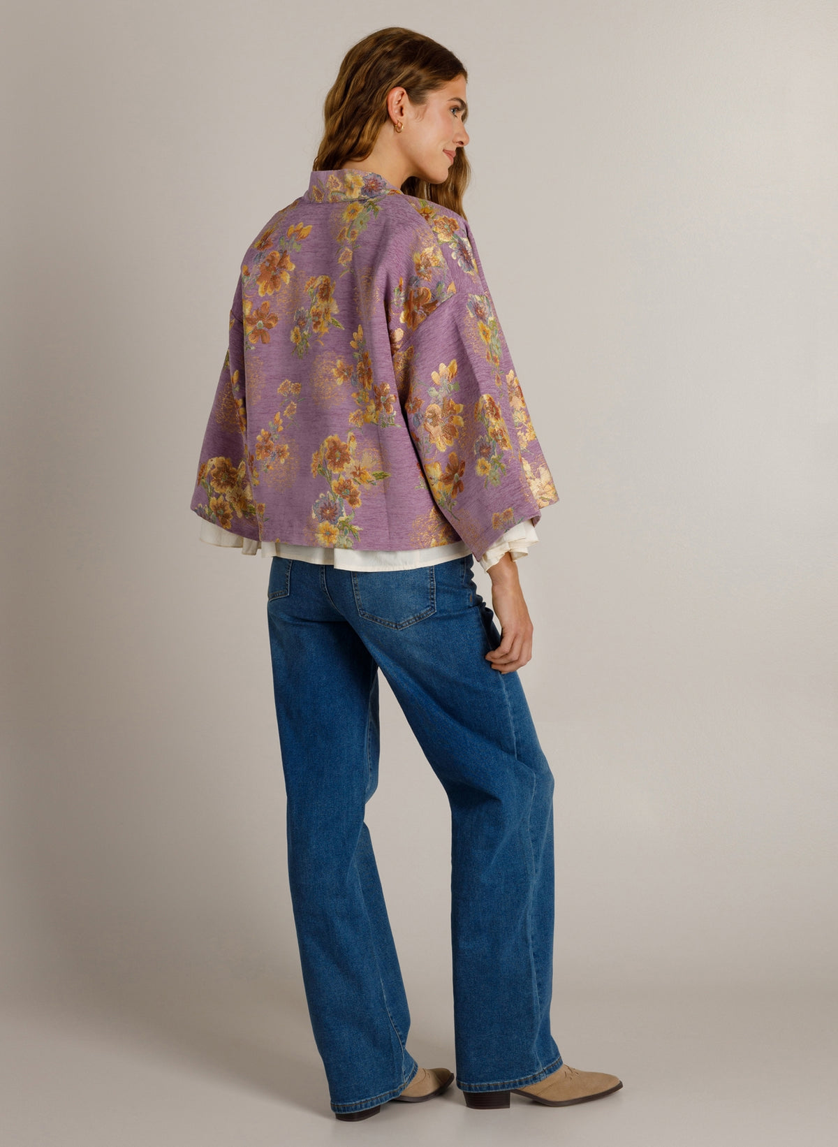 Ivy Beau kimono vest jasje lila paars model Kelsy orchid