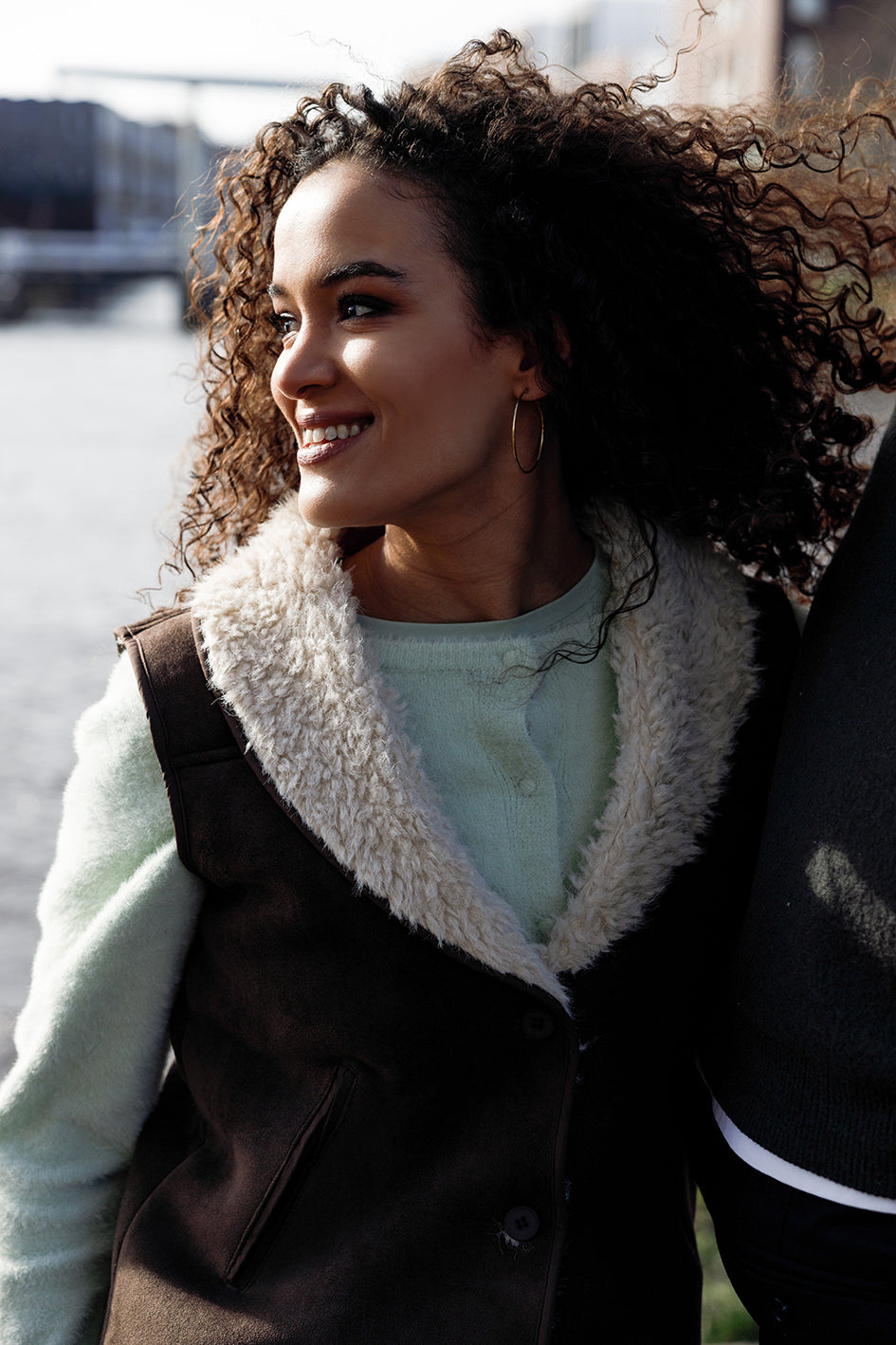 Ivy Beau gilet bruin Kaat chocolate brown