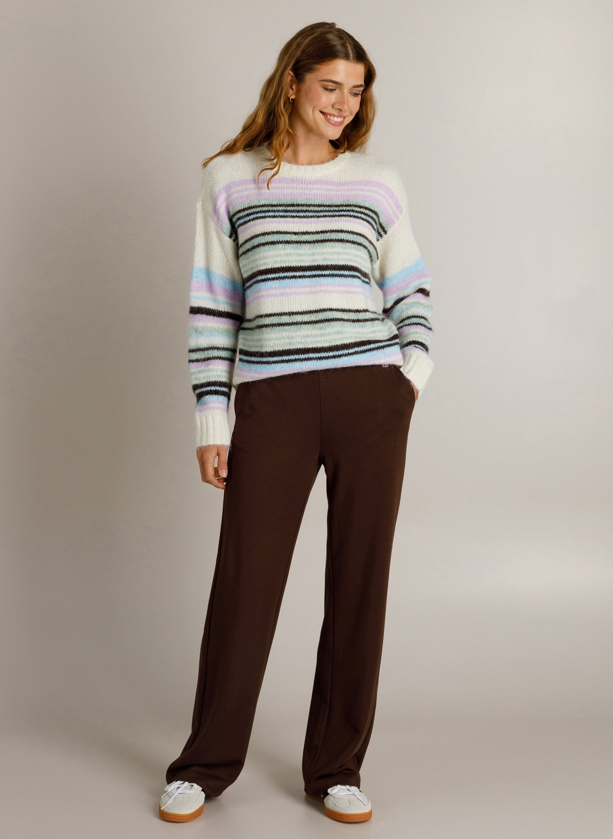 Ivy Beau broek bruin model Killian chocolate brown