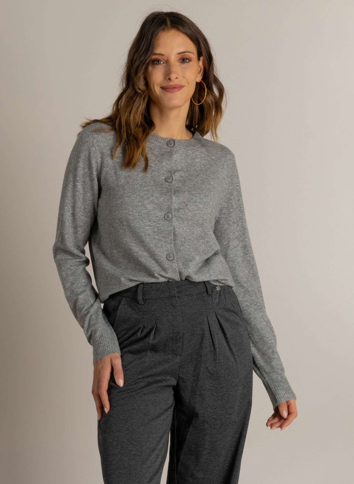 Ivy Beau grijs vest met afneembaar wit kraagje model Mine grey melange