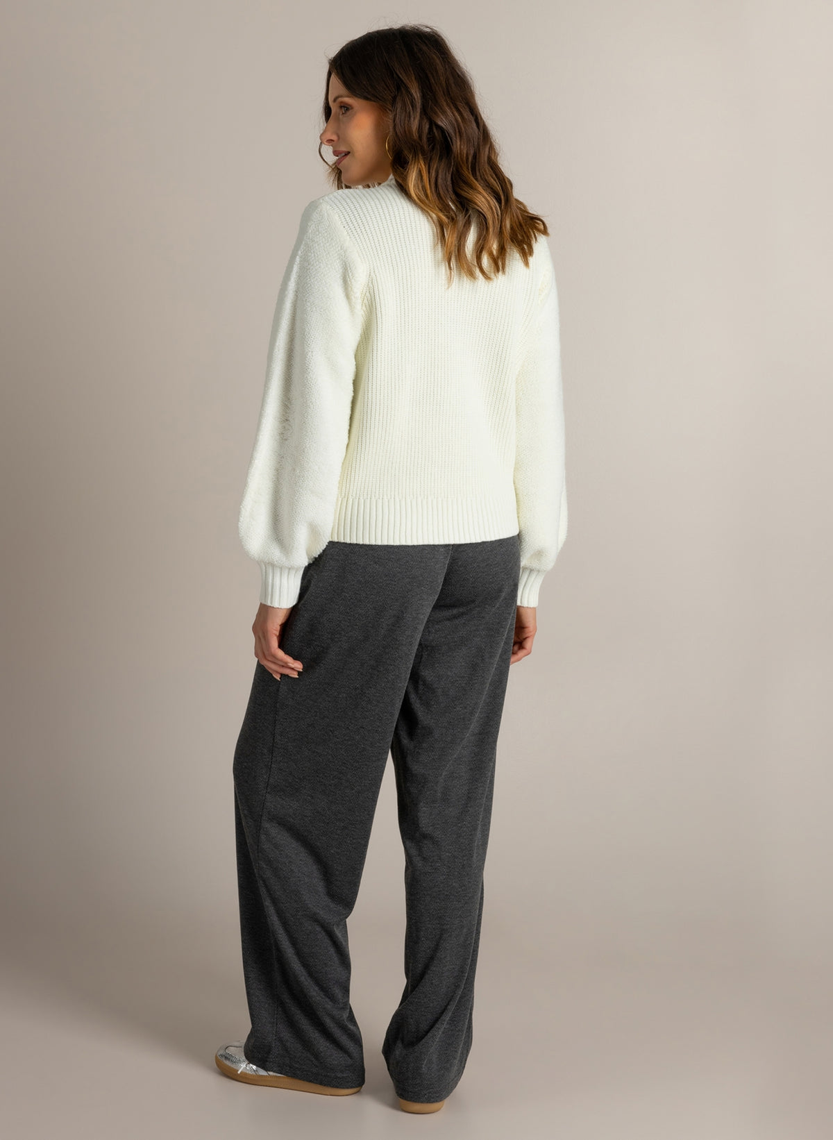 Ivy Beau vest off white met rits model May