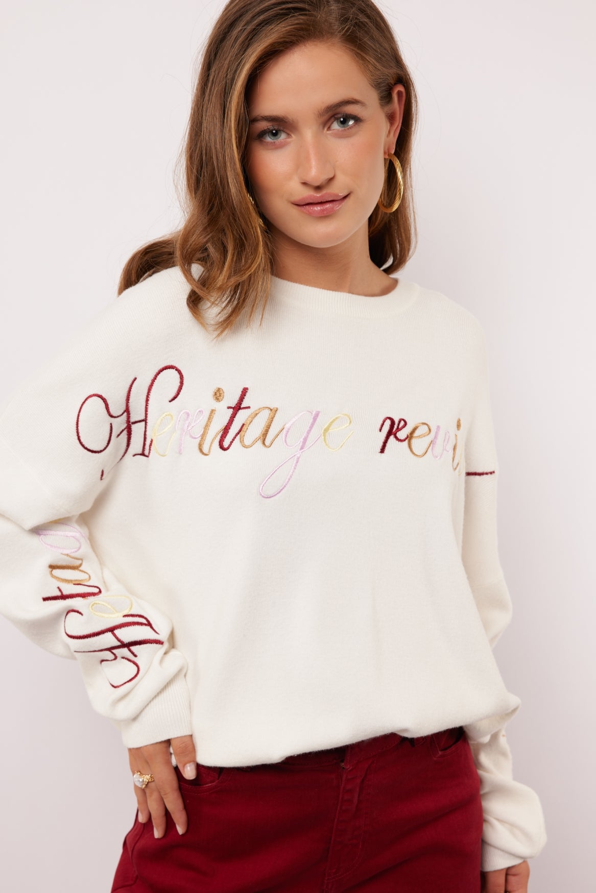 Fluresk sweater knit offwhite met gekleurde tekst model Veraline