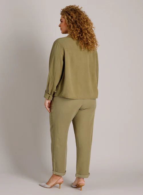 Yest curve (yesta) groene blouse met strass pocket model Jade olive