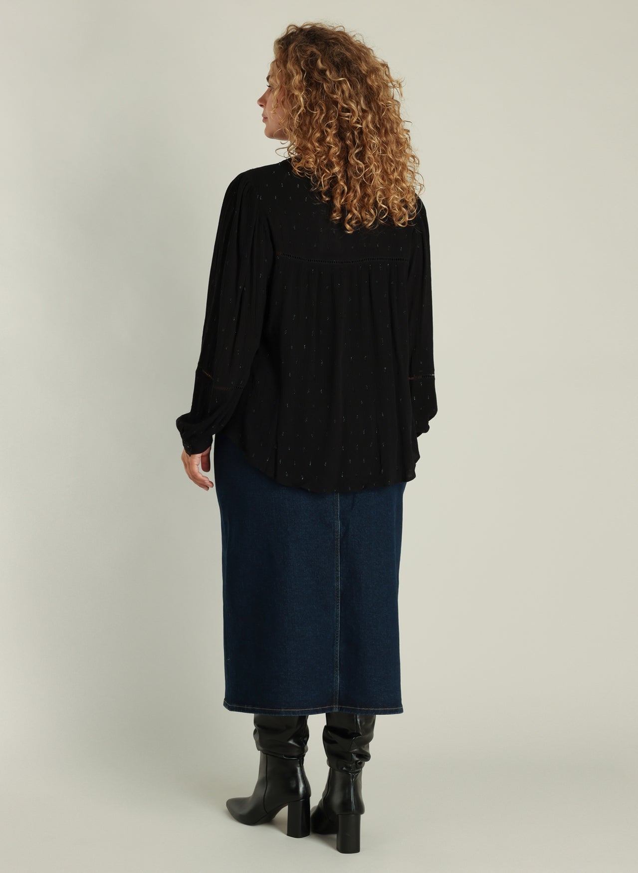 Yest Curve (Yesta) blouse zwart model Georgina met lurex