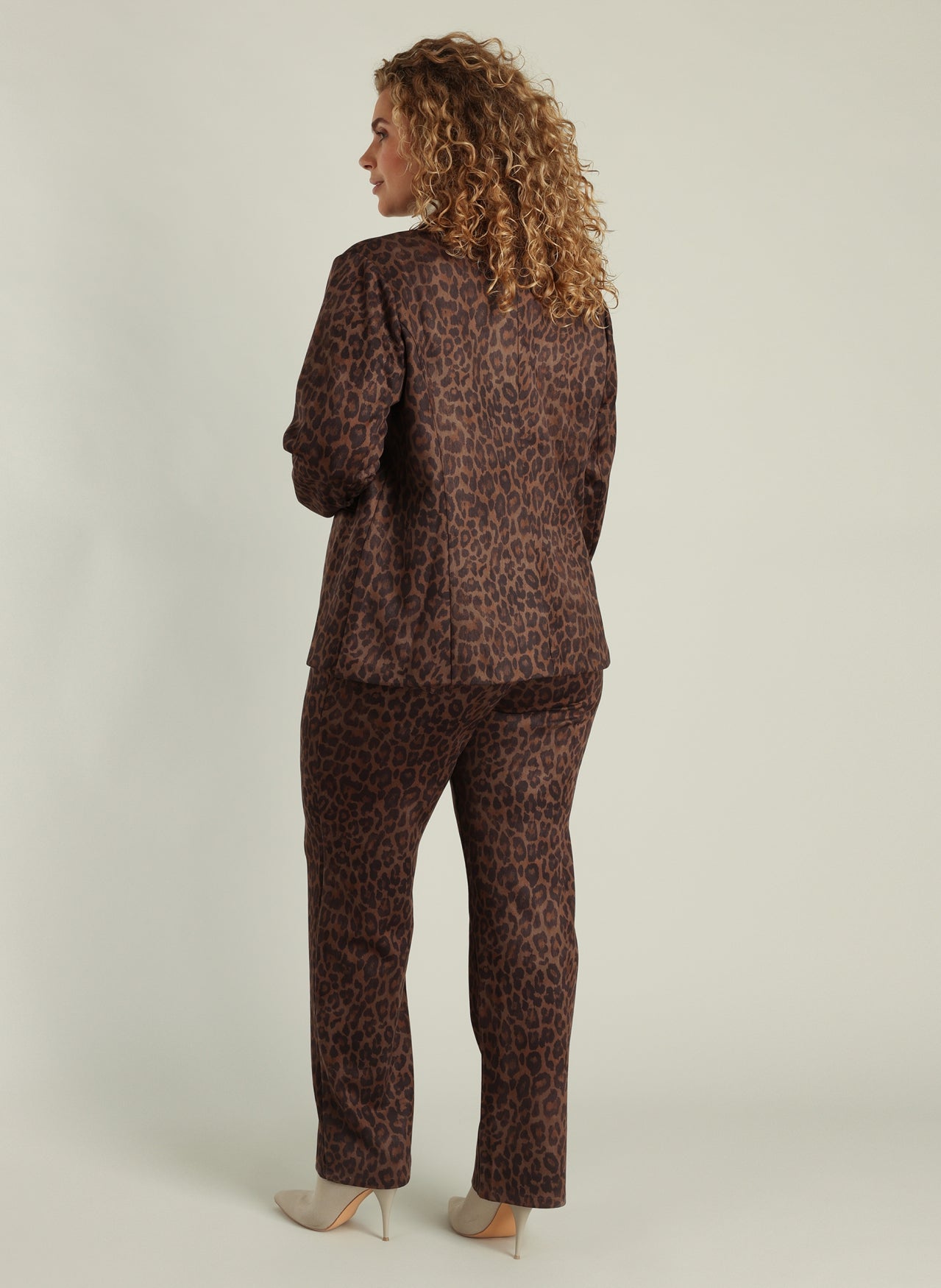 Yest Curve (yesta) blazer panter print bruin model Genevieve leopard print