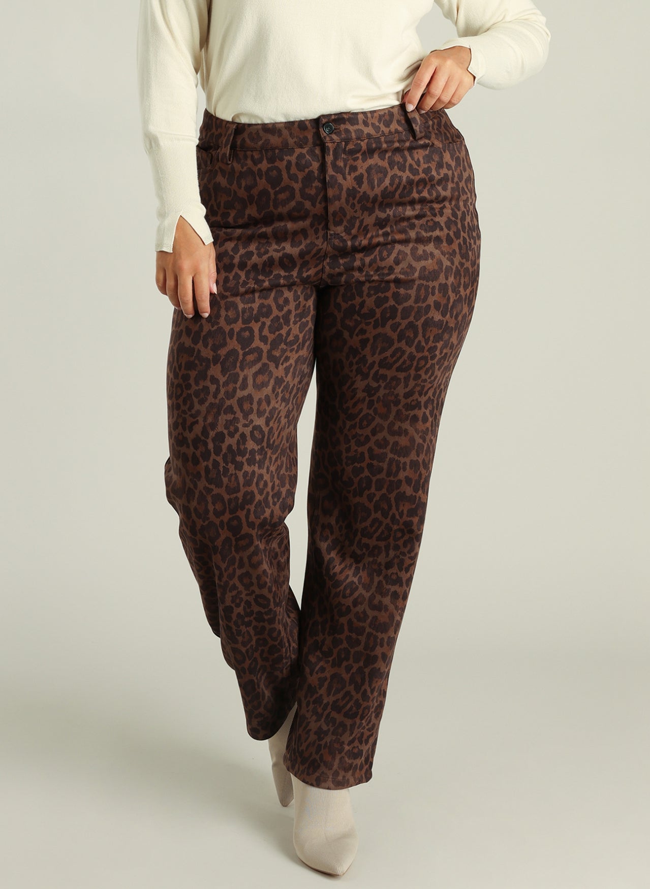 Yest Curve (Yesta) panter broek bruin model Gabrielle leopard print