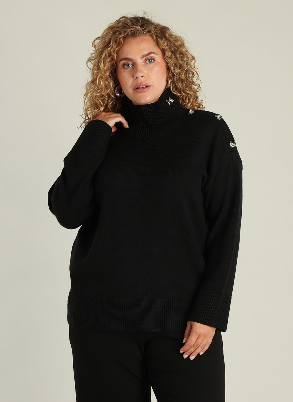 Yest Curve (Yesta) trui zwart model Ghislaine