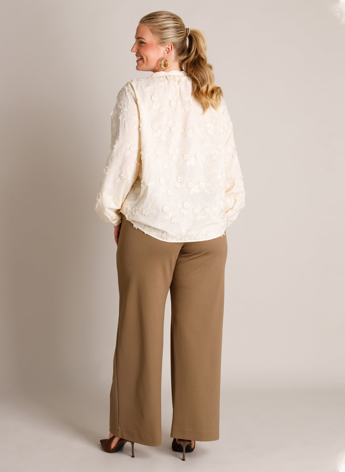 Yest Curve (Yesta) broek olijf grijs groen model Tasya grey olive A006482 lengte 30