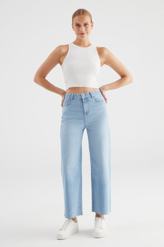 COJ jeans licht blauw model Aura light blue enkel lengte L02 high waist wijd model