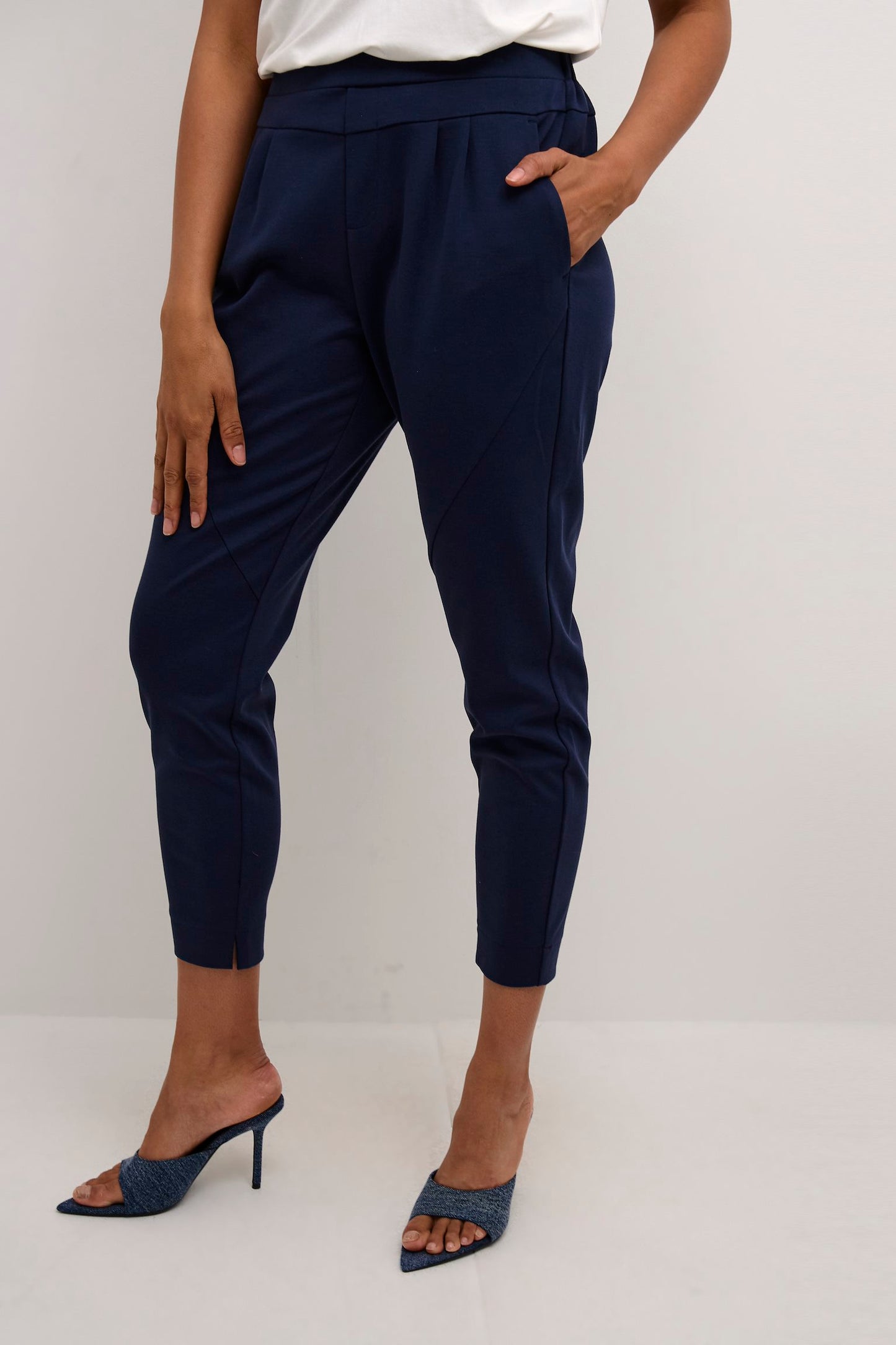 Cream broek donker blauw model Anett navy