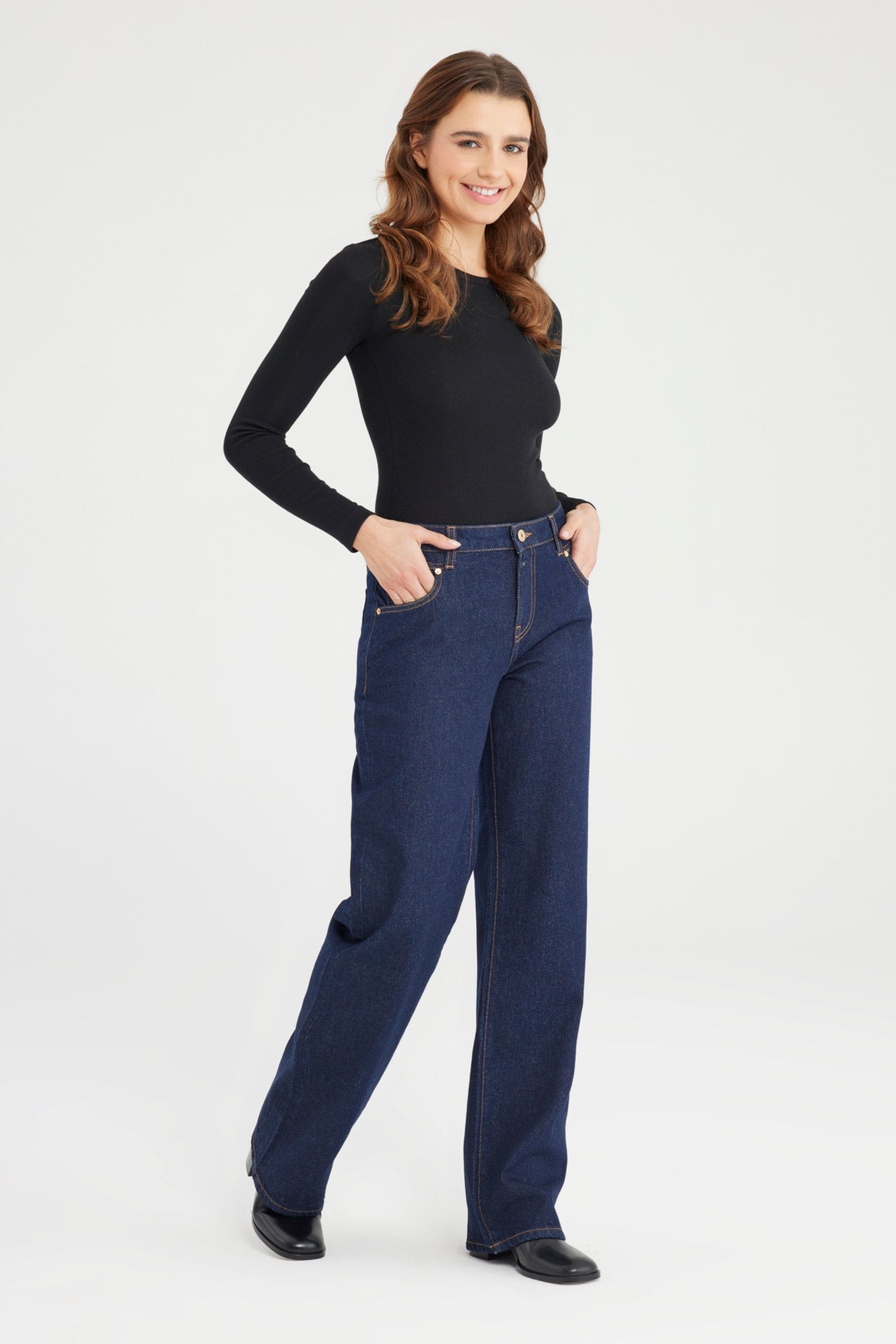 COJ jeans raw donkerblauw model Elodie lengte 30