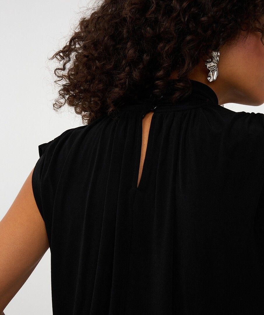 Esqualo top zwart met geplooide hals mouwloos model Col gathering black