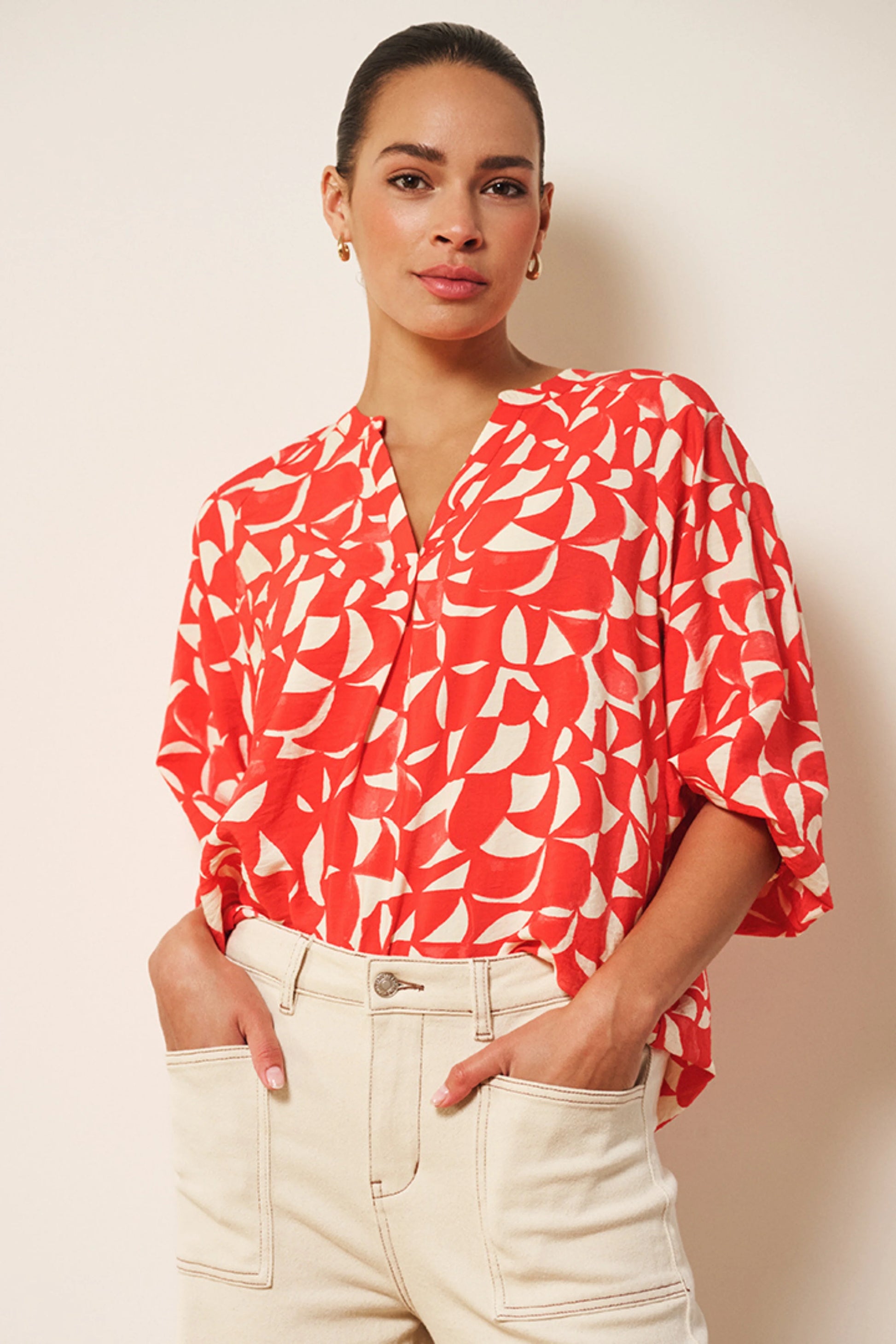 Esqualo blouse driekwart mouw rood koraal zandkleur print model Scarlet raglan graphic SP26.14003