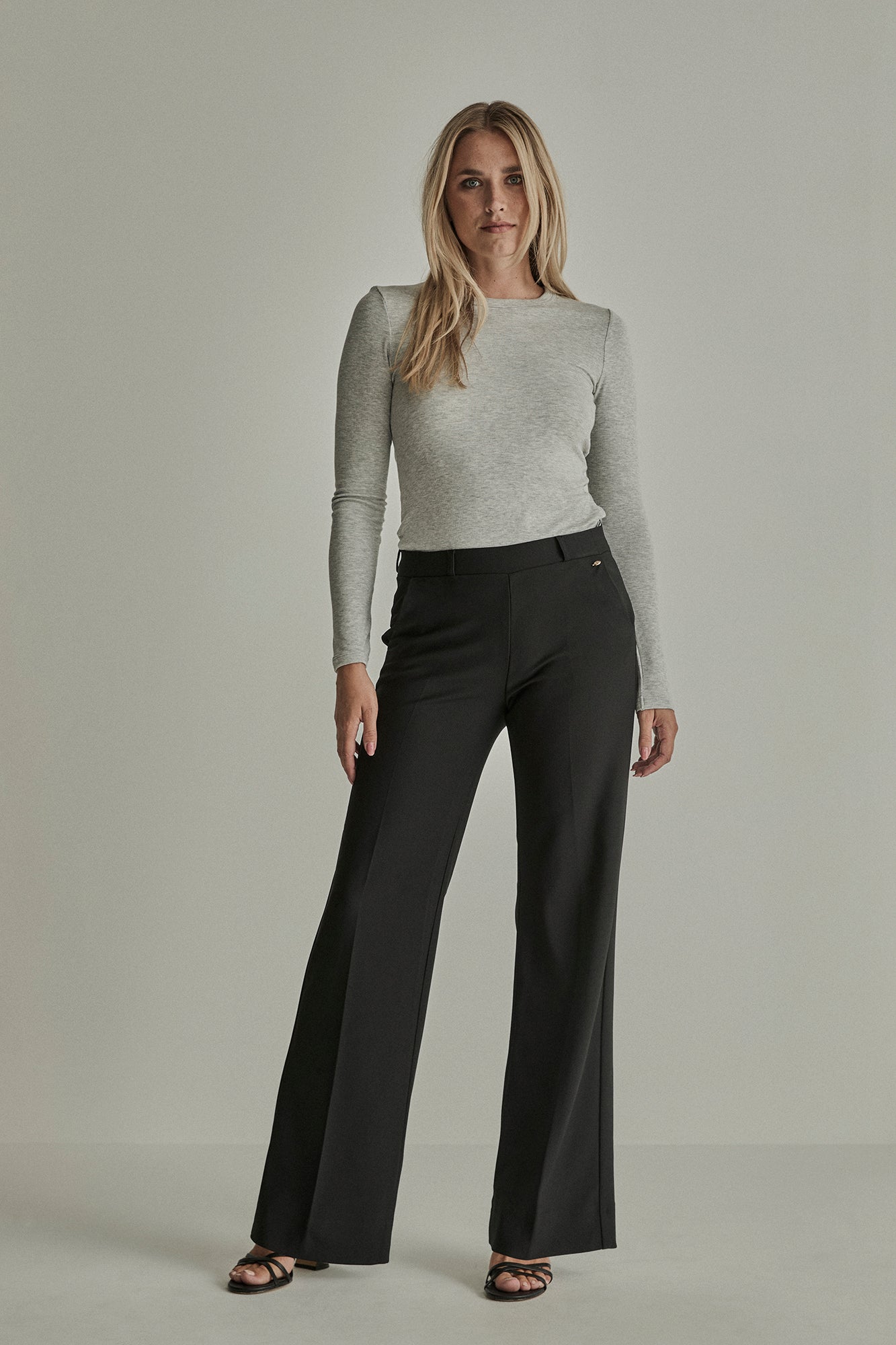 Para Mi zwarte broek wide leg Mira twill jersey elastic black lengte 32