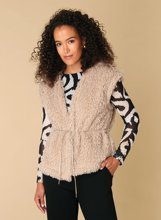 Ivy Beau gilet faux fur zandkleur model runa