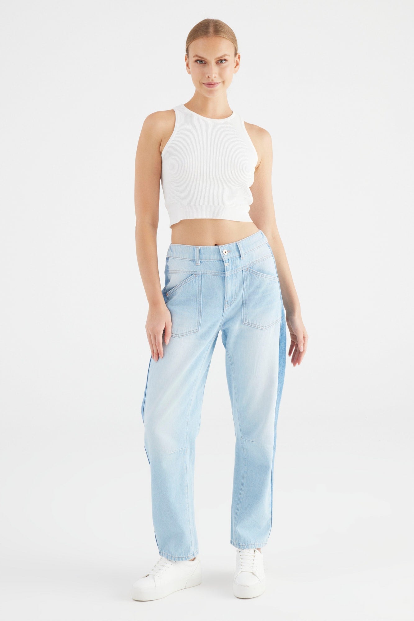 COJ Jeans licht blauw met streep balloon fit enkel lengte model Selena contrast side L02