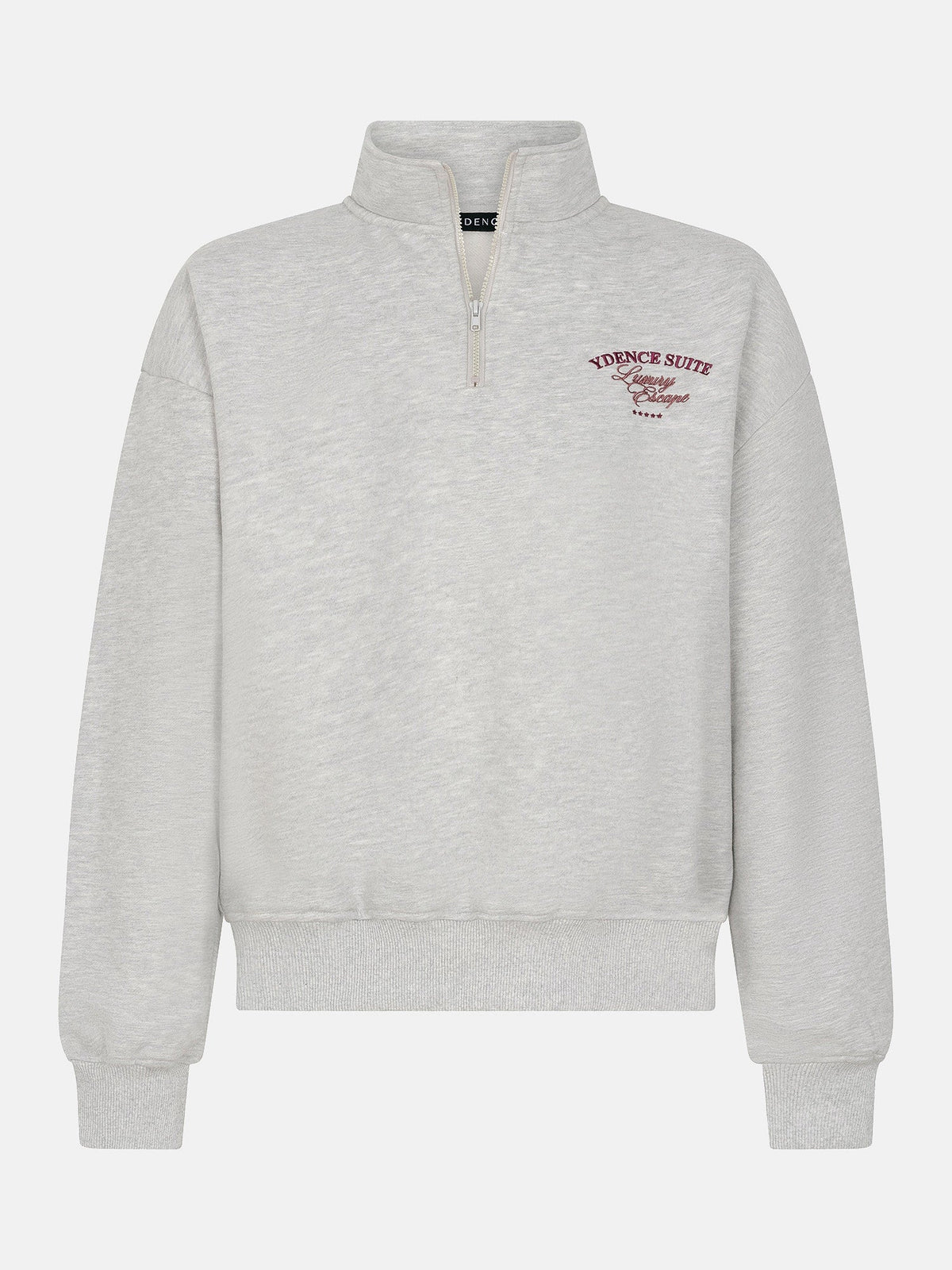 Ydence sweater grijs model Suite grey melange met bordeaux opdruk