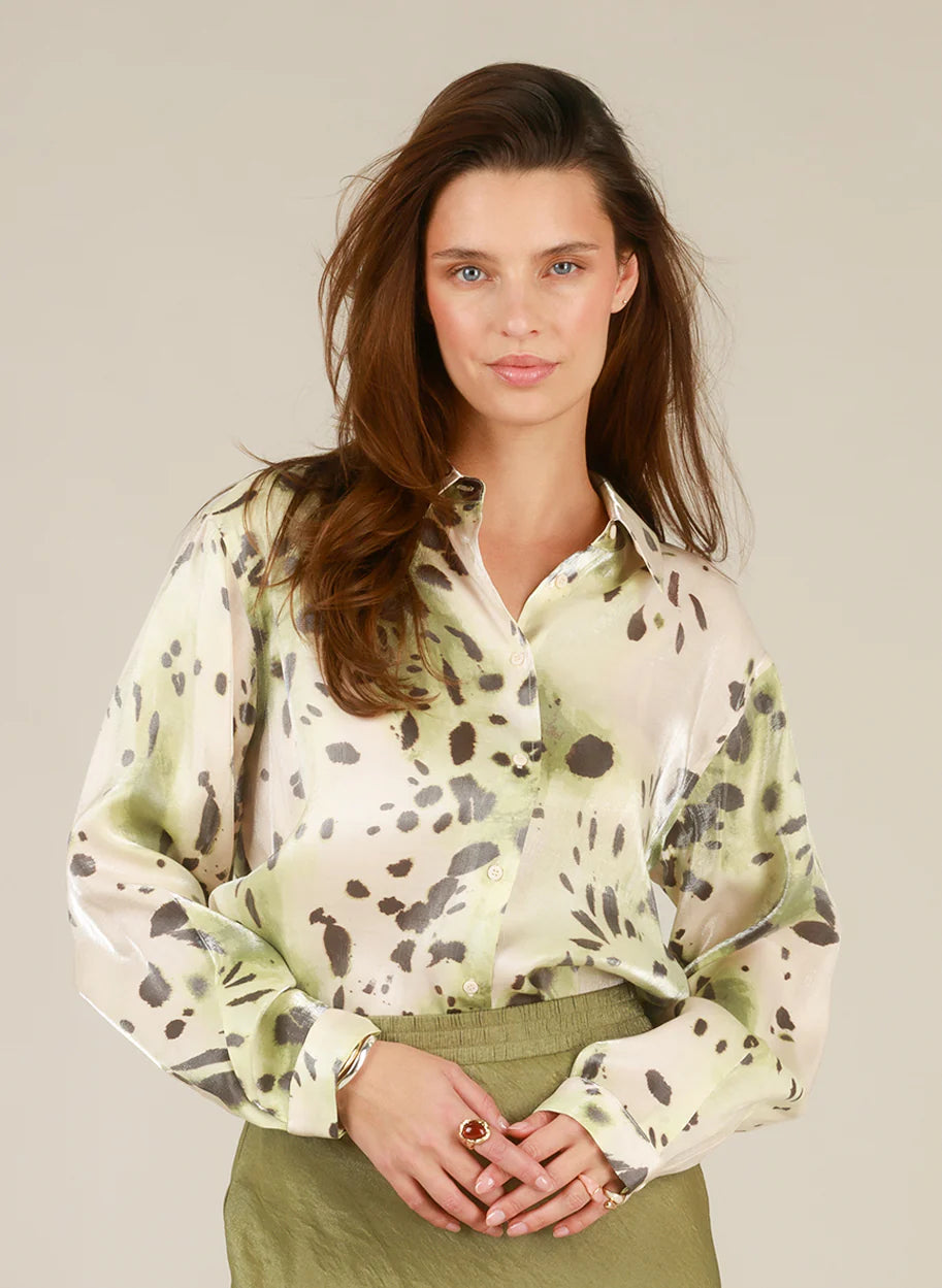 Yest blouse groene print met glans model Isaline natural multi 6075