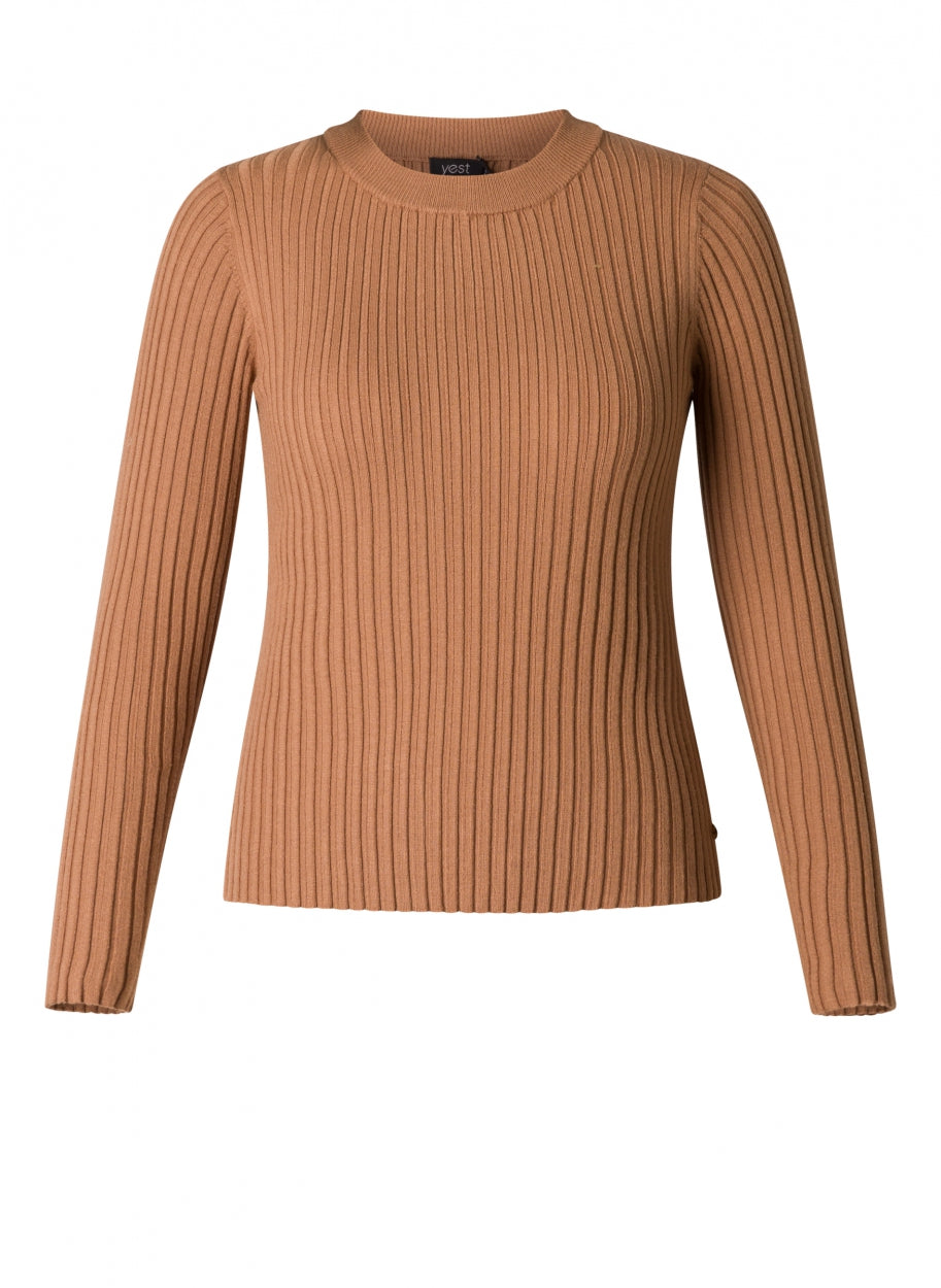 Yest longsleeve camel kleur model Pieterke Essential