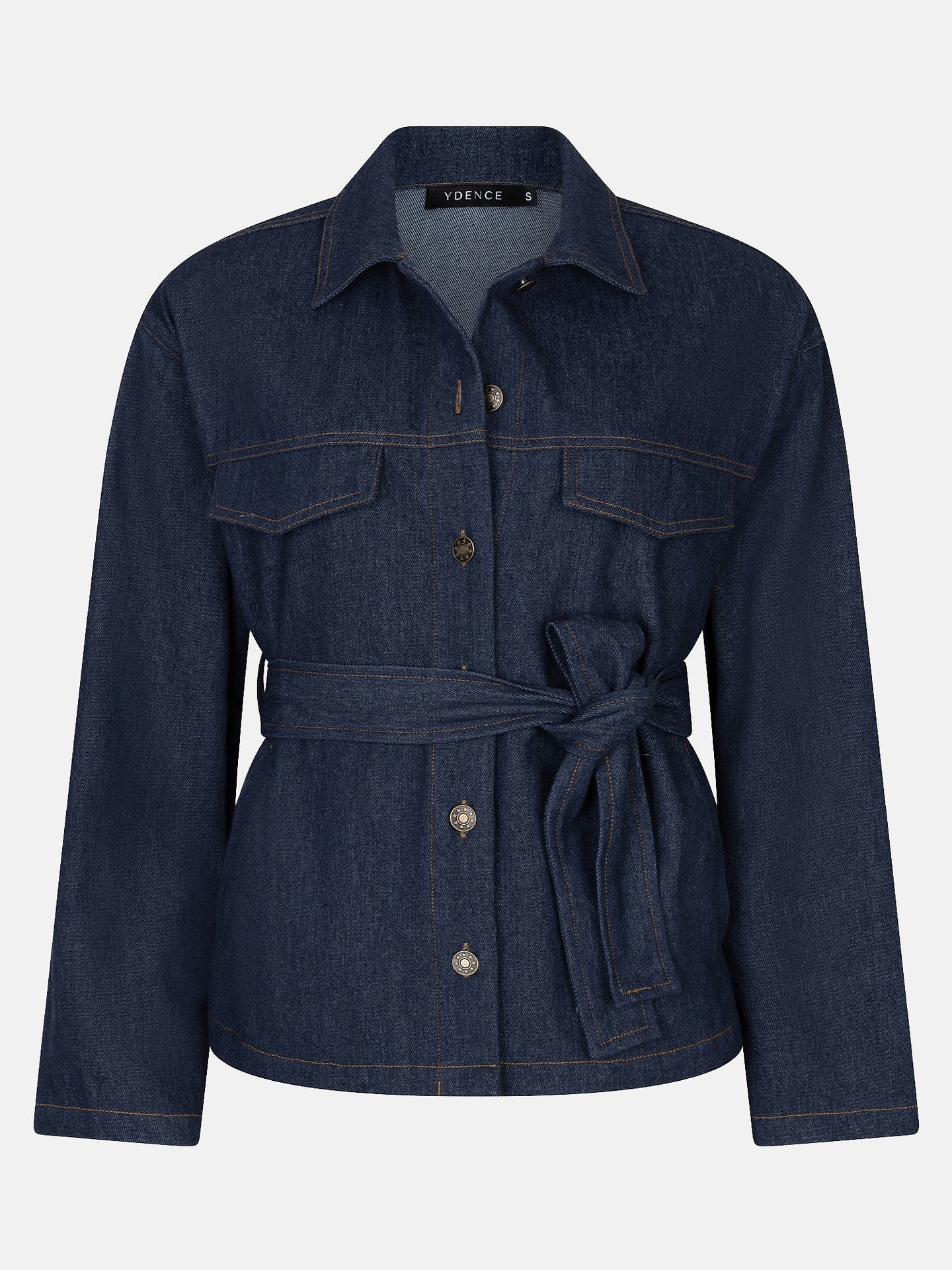 Ydence blouse donker blauw model Amina dark denim