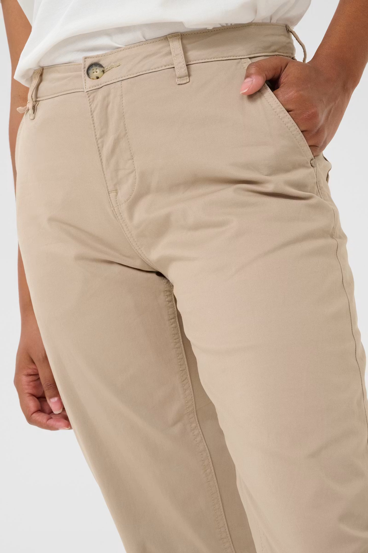 Cream capri twill broekje bruin camel  model CRberta tuffet