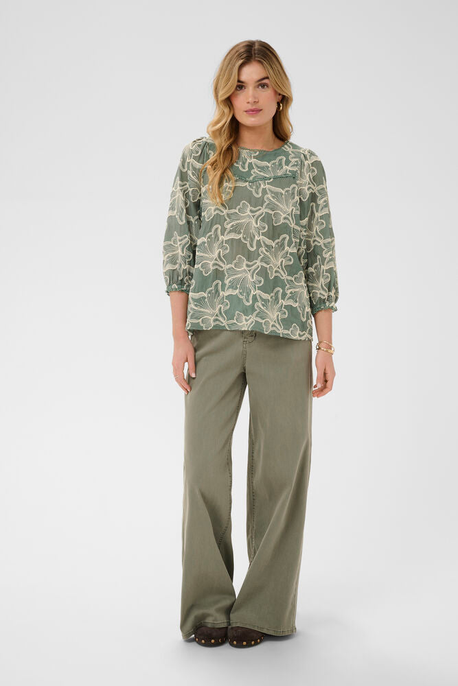 Cream blouse groen met beige bloemen borduursel CRtorli mulled basil
