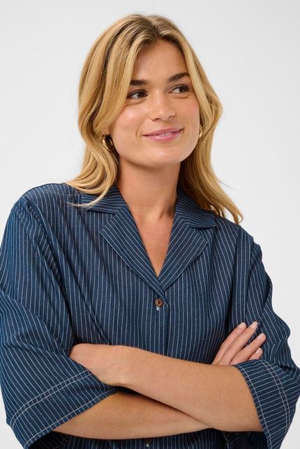 Cream blouse denim shirt donker blauw navy pinstripe CRagate boxy fit rossland