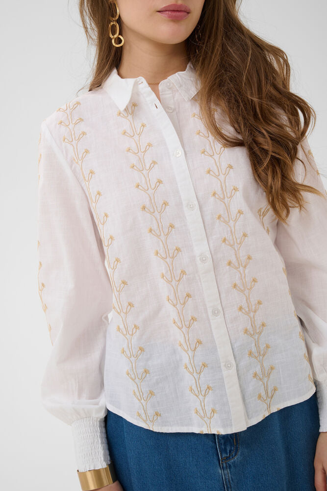 Cream blouse snow white met zand borduursel model CRtracy shirt